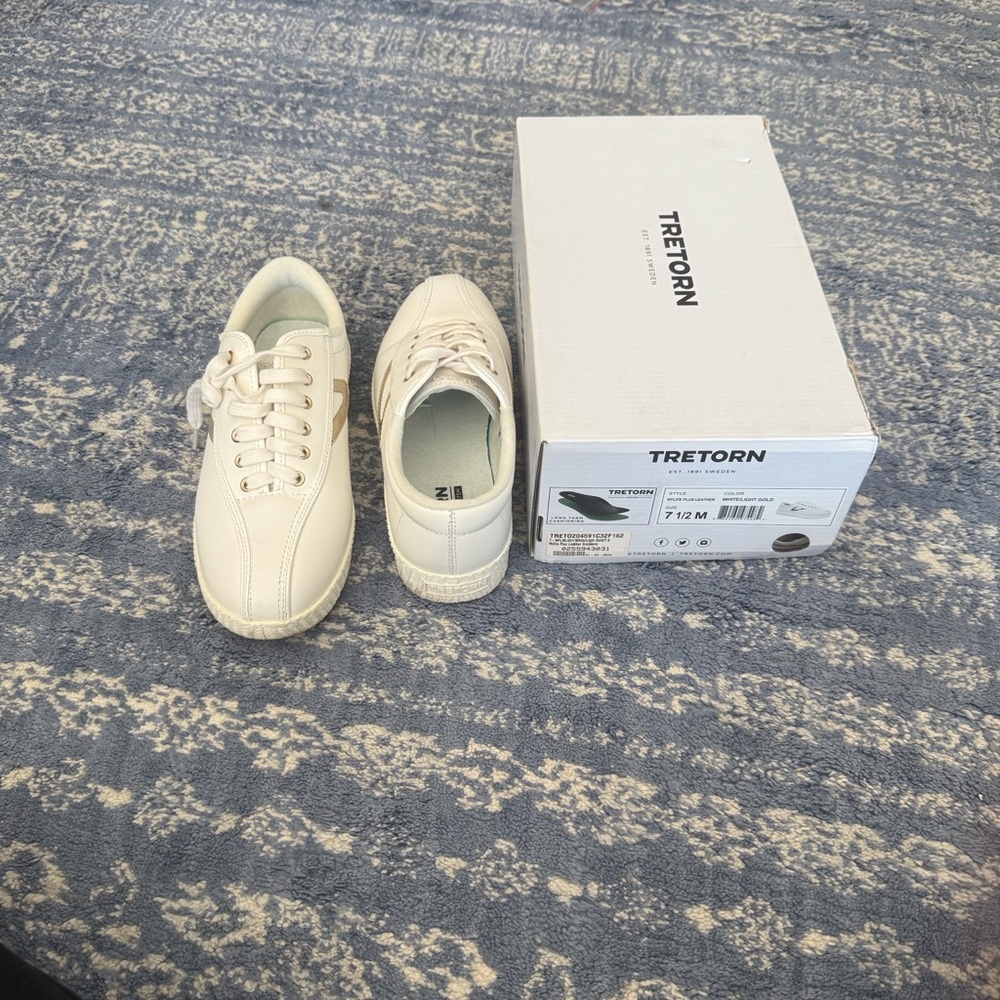 Tretorn Cream Casual Sneakers 7.5 Men